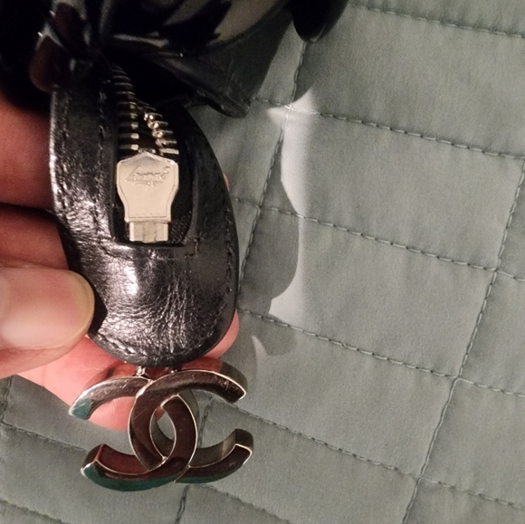 Absolutely beautiful chanel bag authentic 100% - Picture 4 of 13